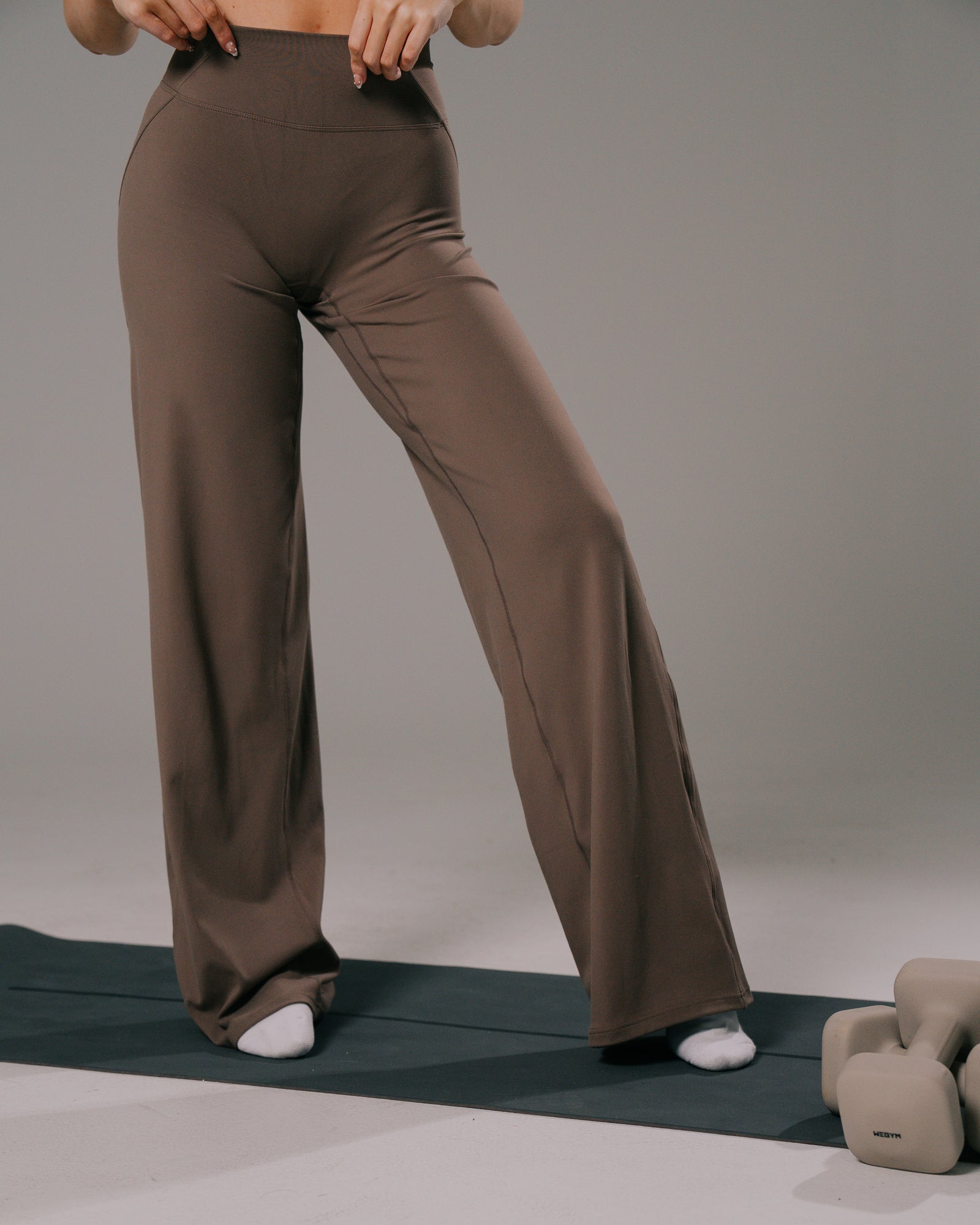 Aura Wide Leg Pant Long - Merlot product media